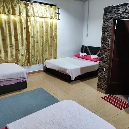 Kencana Guest House Pantai Cenang  Kültér fotó