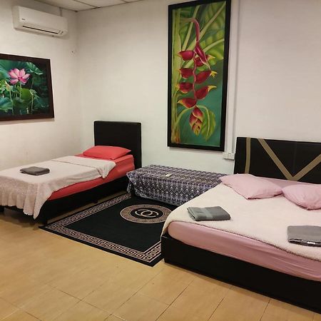 Kencana Guest House Pantai Cenang  Kültér fotó