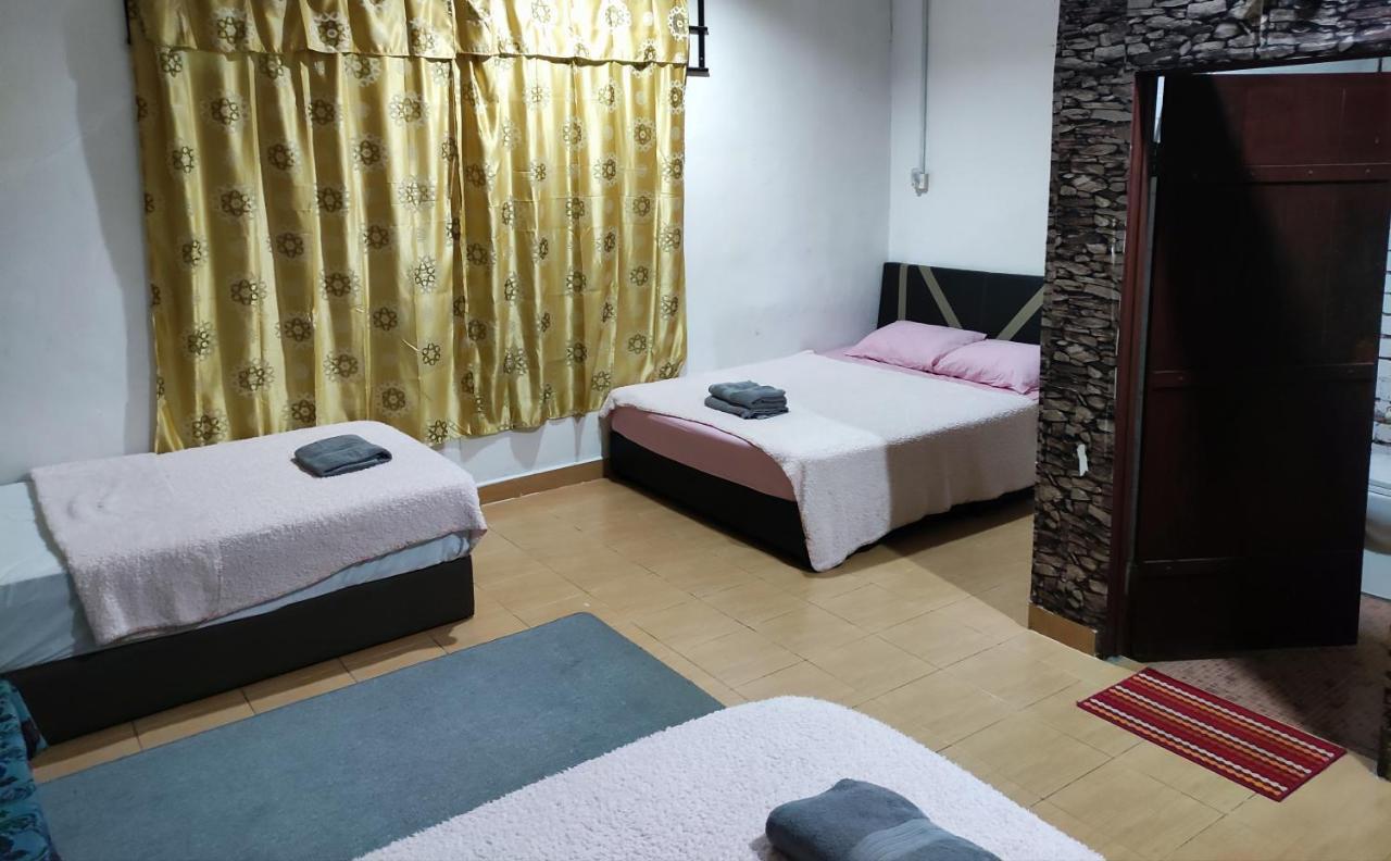 Kencana Guest House Pantai Cenang  Kültér fotó
