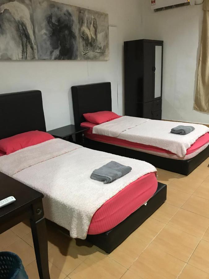 Kencana Guest House Pantai Cenang  Kültér fotó