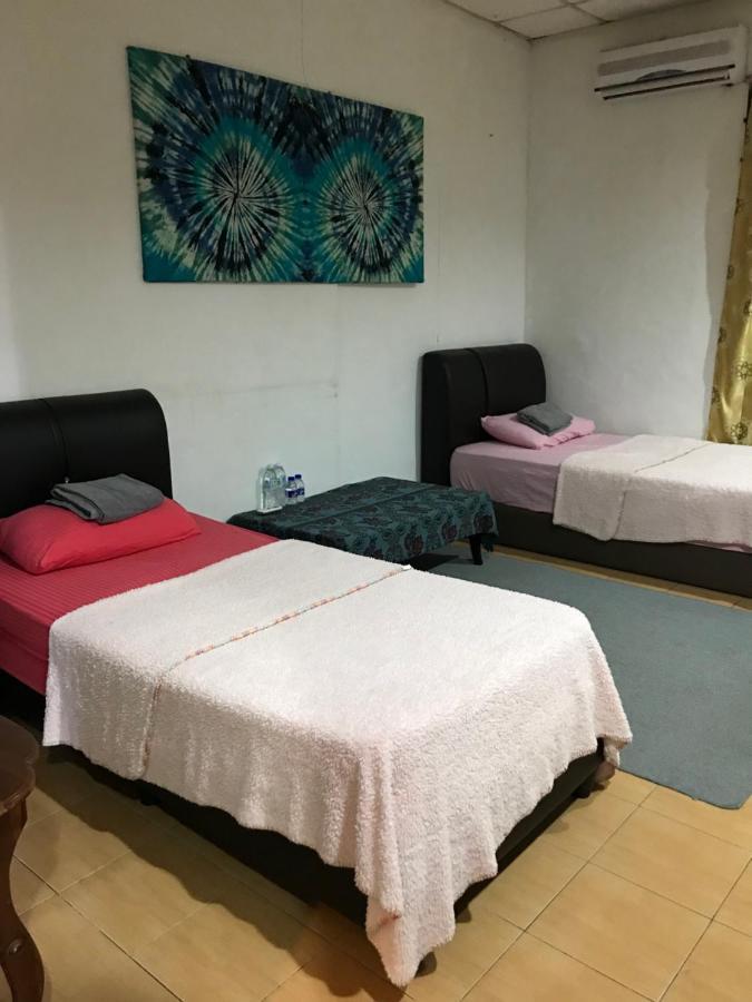 Kencana Guest House Pantai Cenang  Kültér fotó